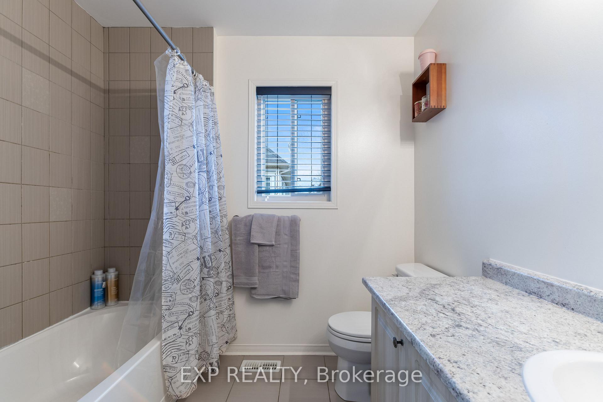 Photo 26 of 11 Robb Lane, Clarington, Bowmanville — HOMEH