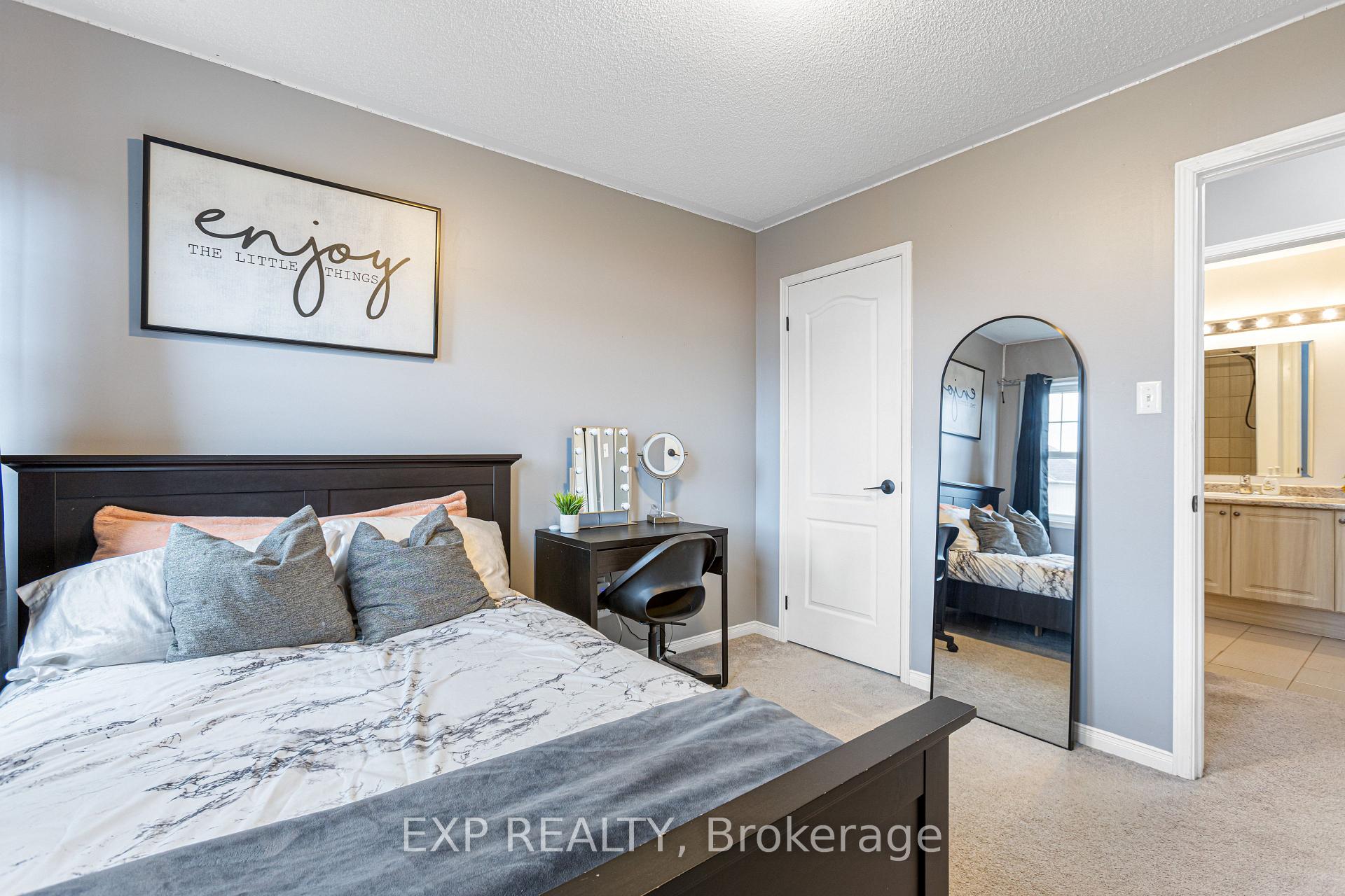 Photo 24 of 11 Robb Lane, Clarington, Bowmanville — HOMEH