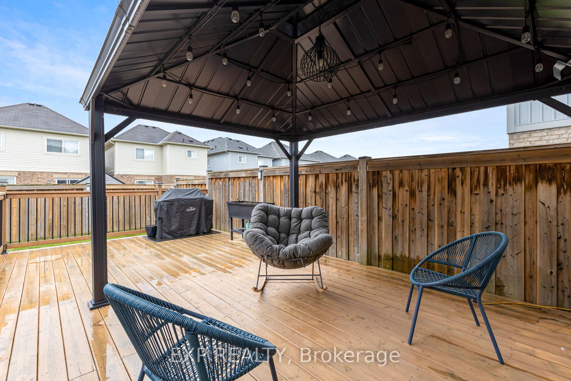 Photo 33 of 11 Robb Lane, Clarington, Bowmanville — HOMEH