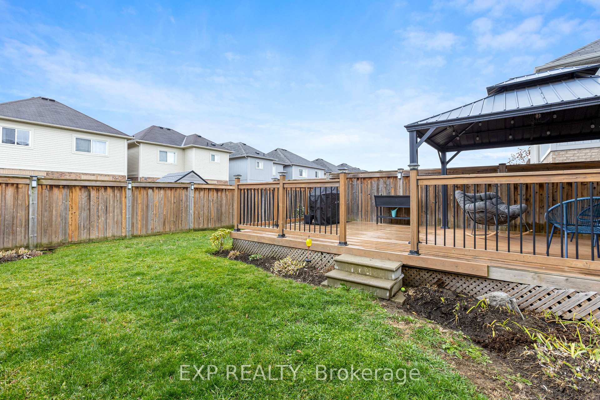 Photo 30 of 11 Robb Lane, Clarington, Bowmanville — HOMEH