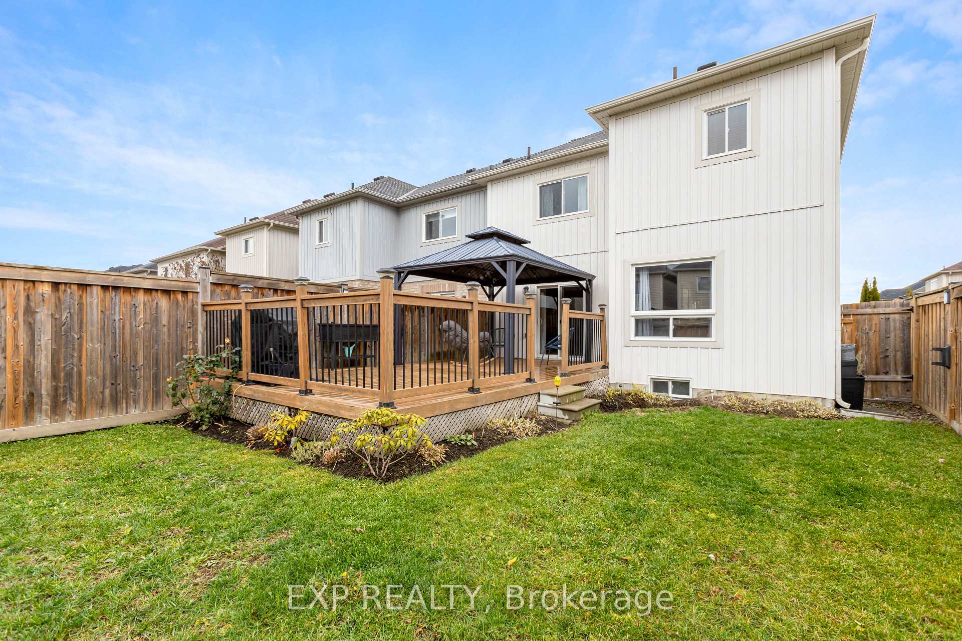 Photo 34 of 11 Robb Lane, Clarington, Bowmanville — HOMEH