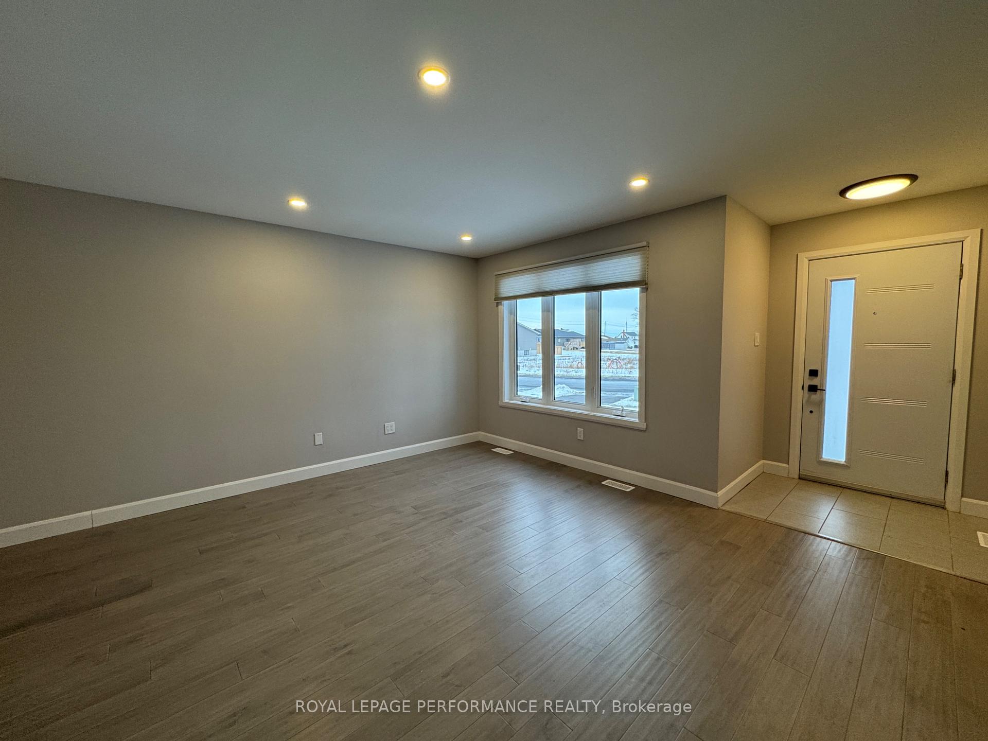Photo 3 of 28 Portland Drive, Cornwall — HOMEH