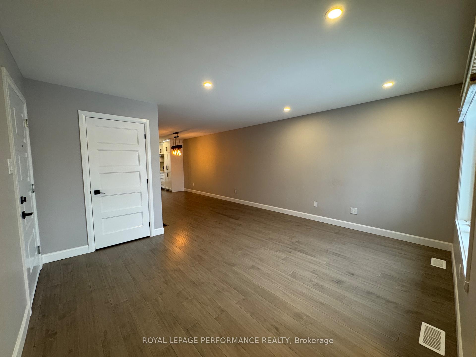 Photo 2 of 28 Portland Drive, Cornwall — HOMEH