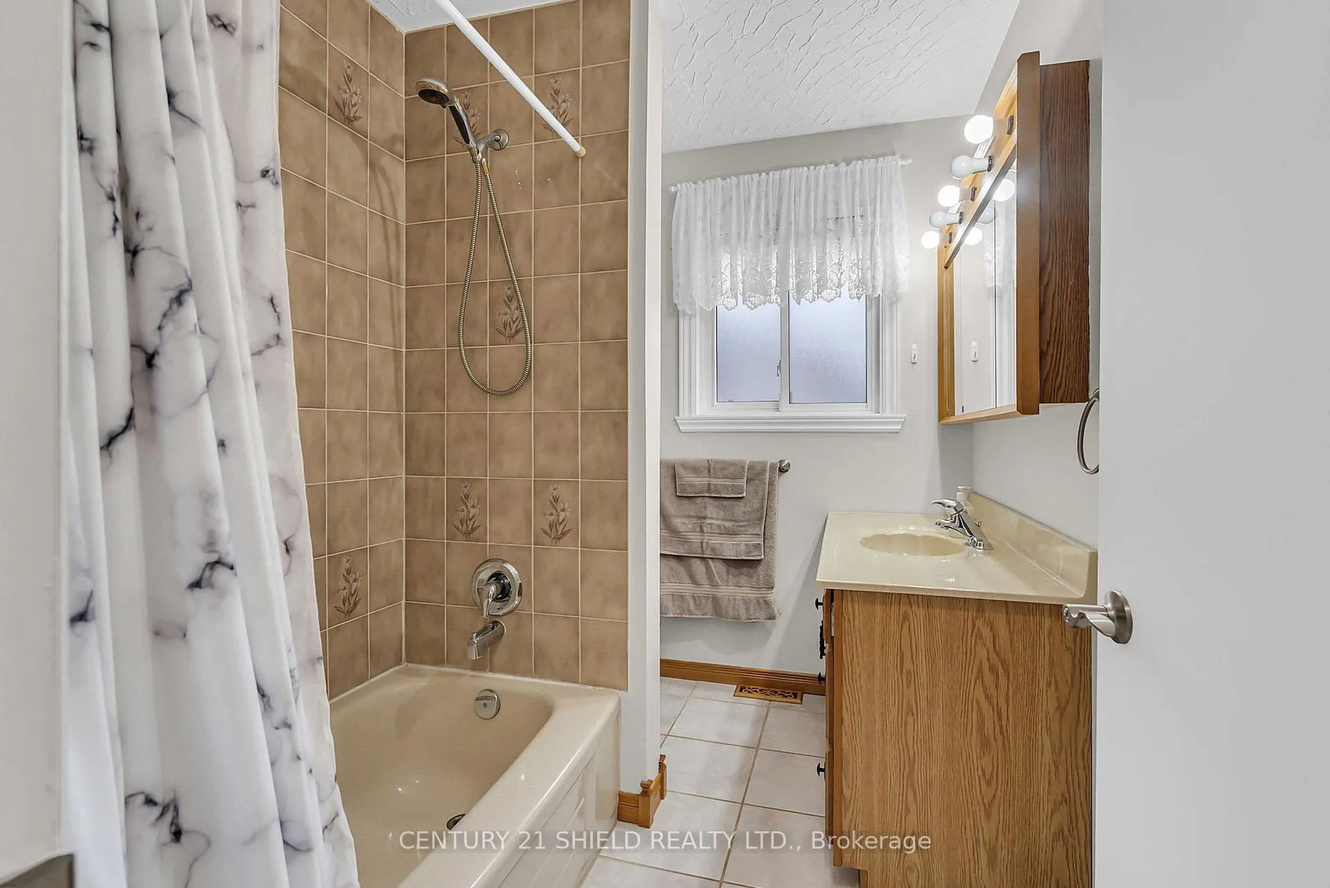 Photo 16 of 421 Danis Avenue, Cornwall — HOMEH