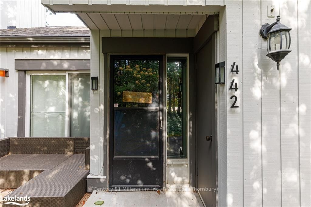 Front of Unit 11, 442 Oxbow Crescent