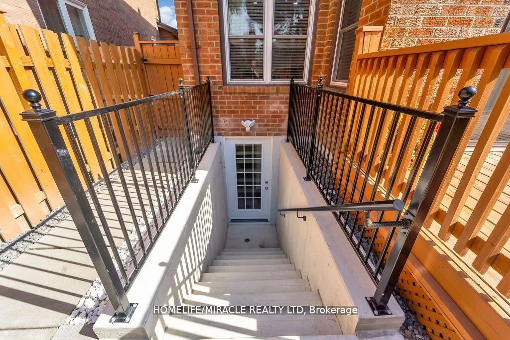 Photo 10 of Unit Bsmt, 57 Lord Simcoe Drive, Brampton, Westgate — HOMEH
