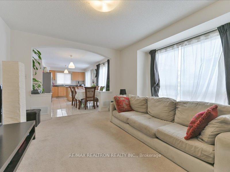 Photo 10 of 3 Misty Brook Crescent, Brampton, Fletcher's Meadow — HOMEH