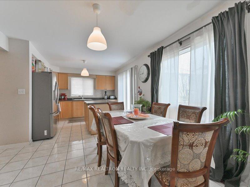 Photo 12 of 3 Misty Brook Crescent, Brampton, Fletcher's Meadow — HOMEH