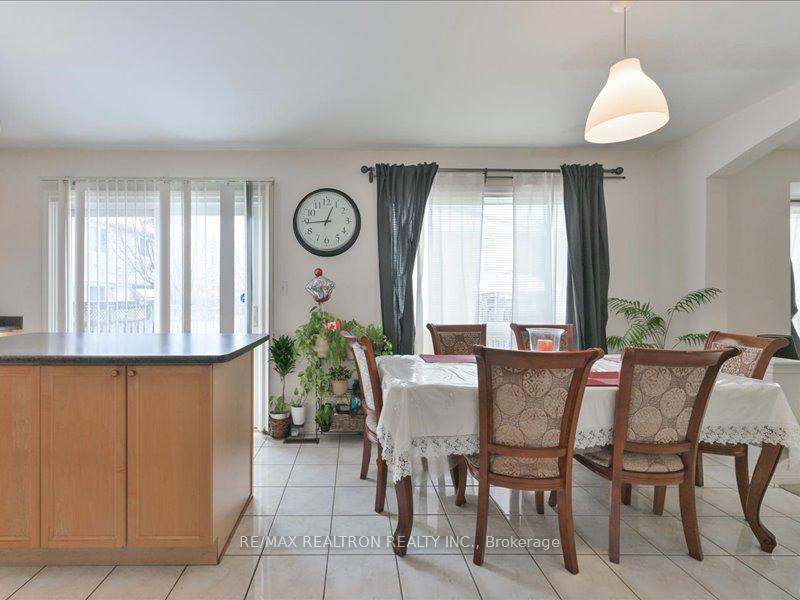 Photo 8 of 3 Misty Brook Crescent, Brampton, Fletcher's Meadow — HOMEH