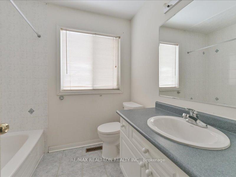 Photo 23 of 3 Misty Brook Crescent, Brampton, Fletcher's Meadow — HOMEH