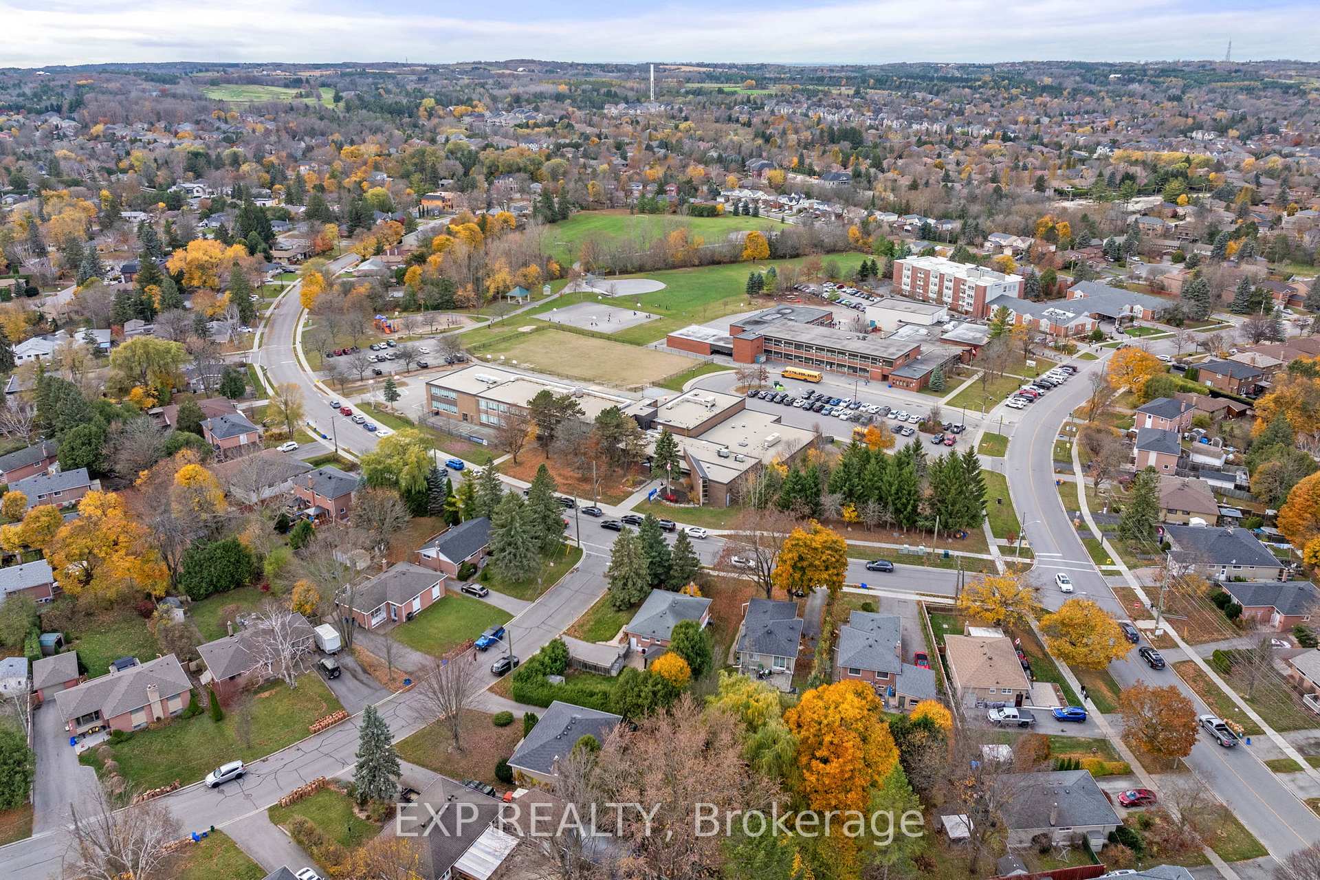 Photo 8 of Unit Main, 2 Patrick Drive, Aurora, Aurora Highlands — HOMEH