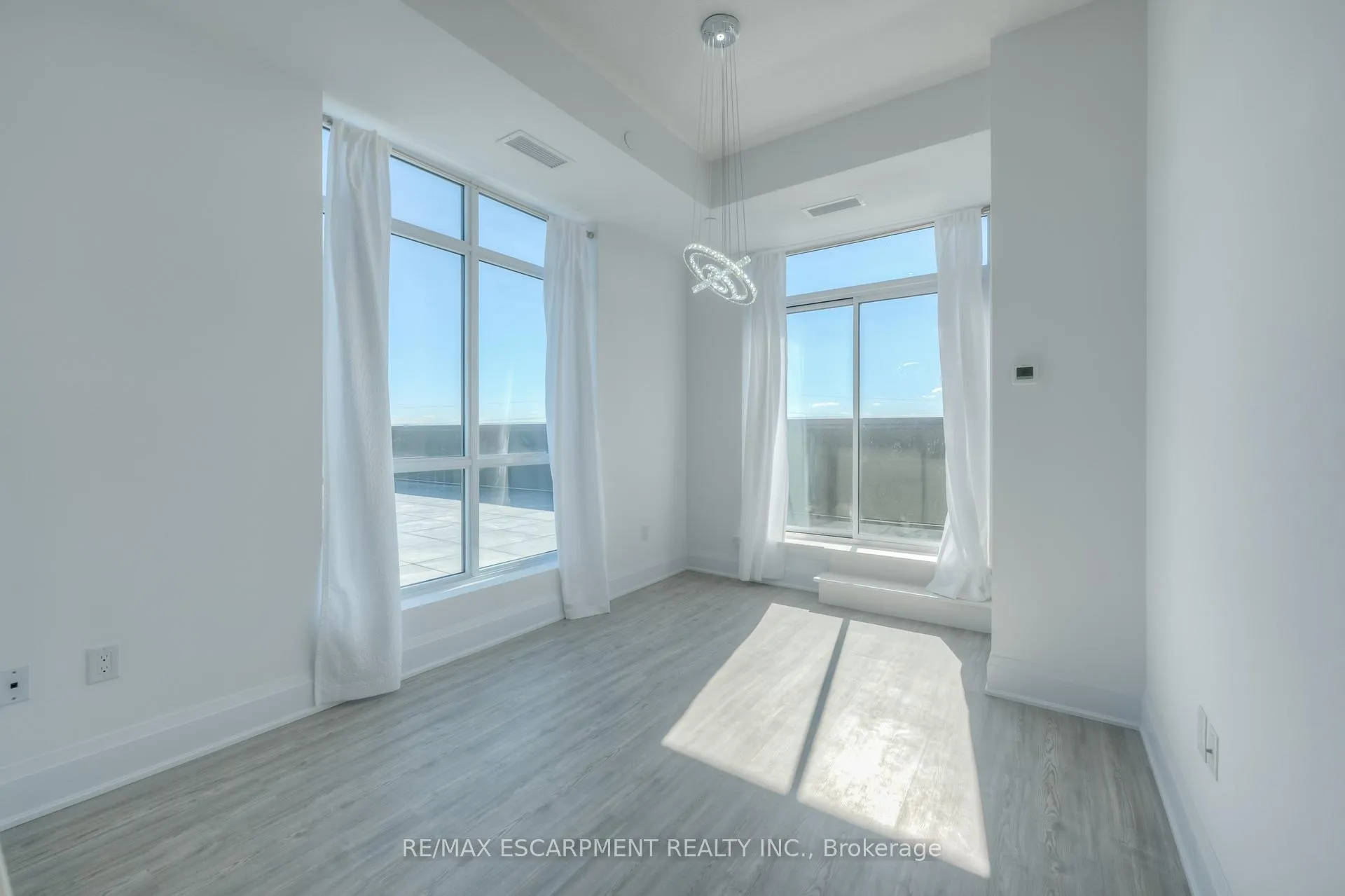 Photo 14 of Unit 521, 450 Dundas Street E, Hamilton, Waterdown — HOMEH