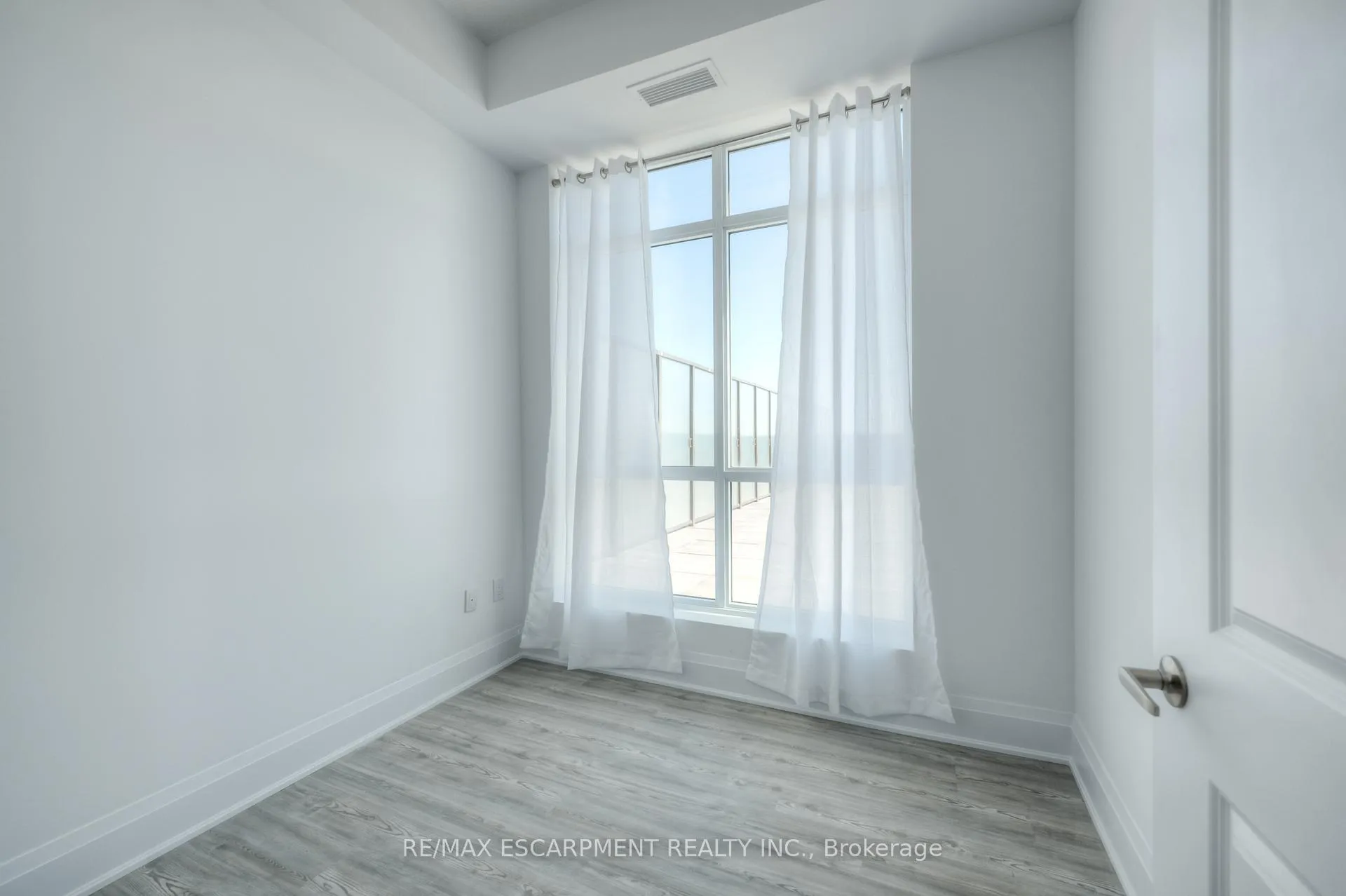 Photo 18 of Unit 521, 450 Dundas Street E, Hamilton, Waterdown — HOMEH