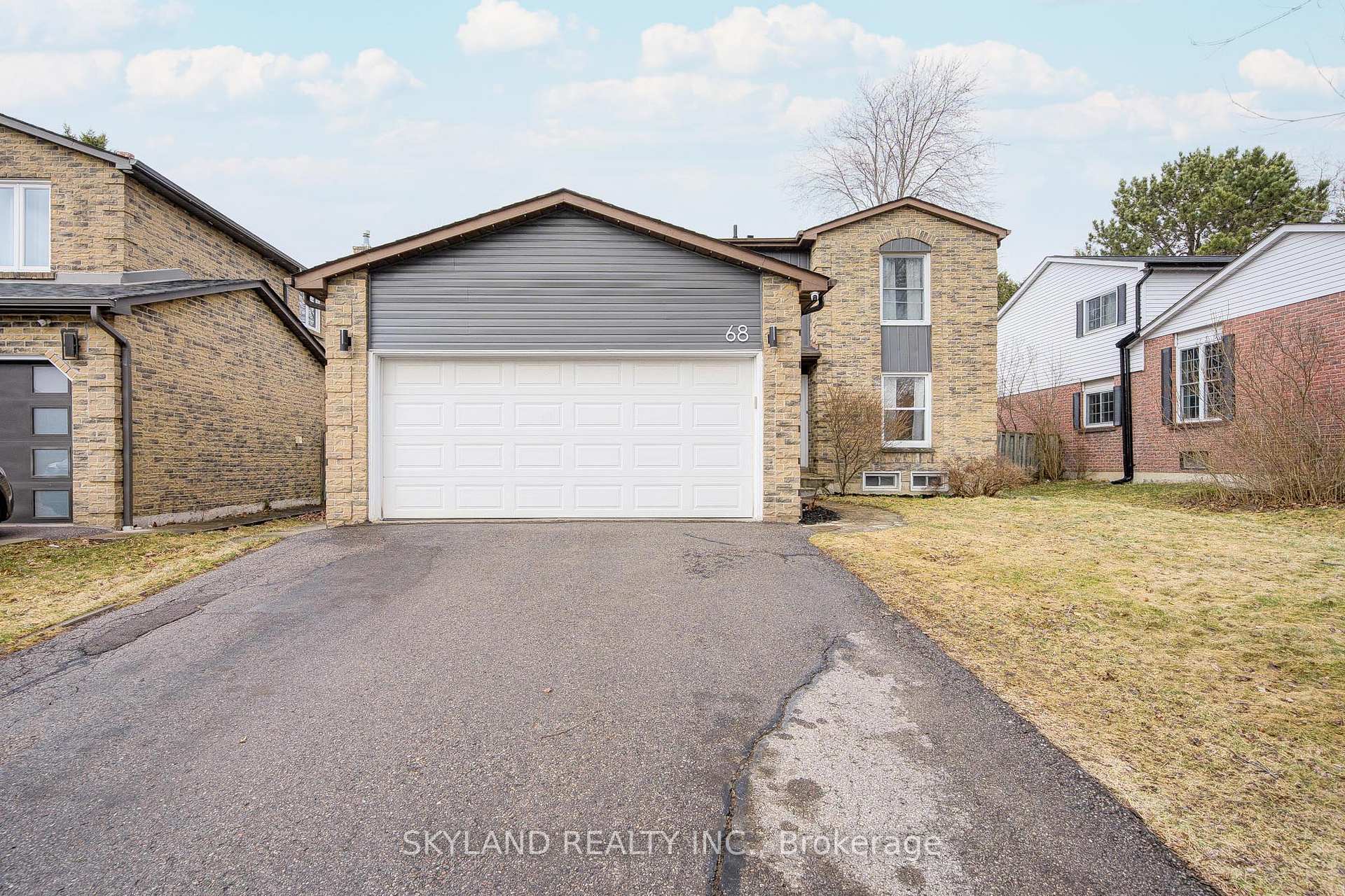 Photo 2 of 68 Batson Drive, Aurora, Aurora Village — HOMEH
