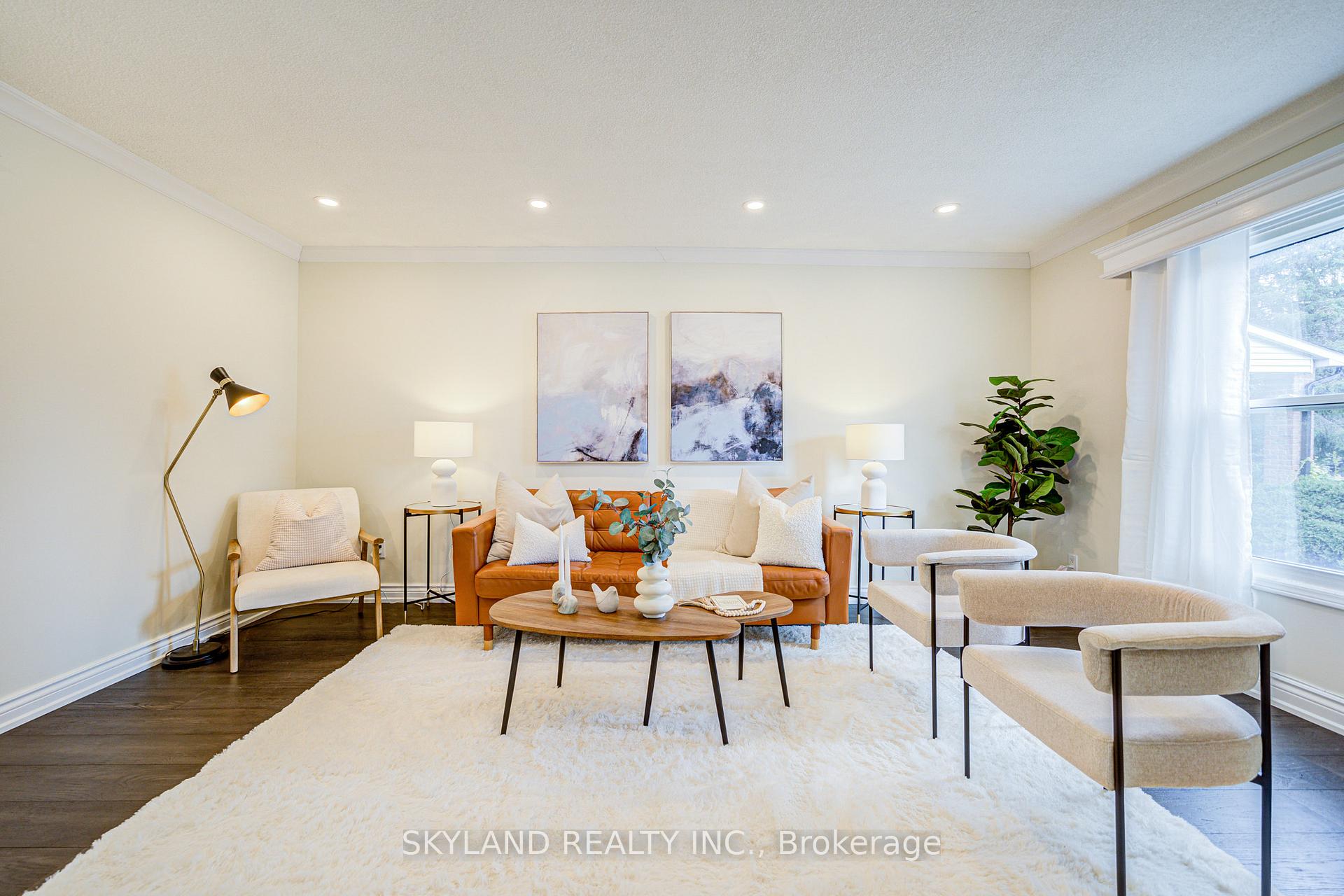 Photo 5 of 68 Batson Drive, Aurora, Aurora Village — HOMEH