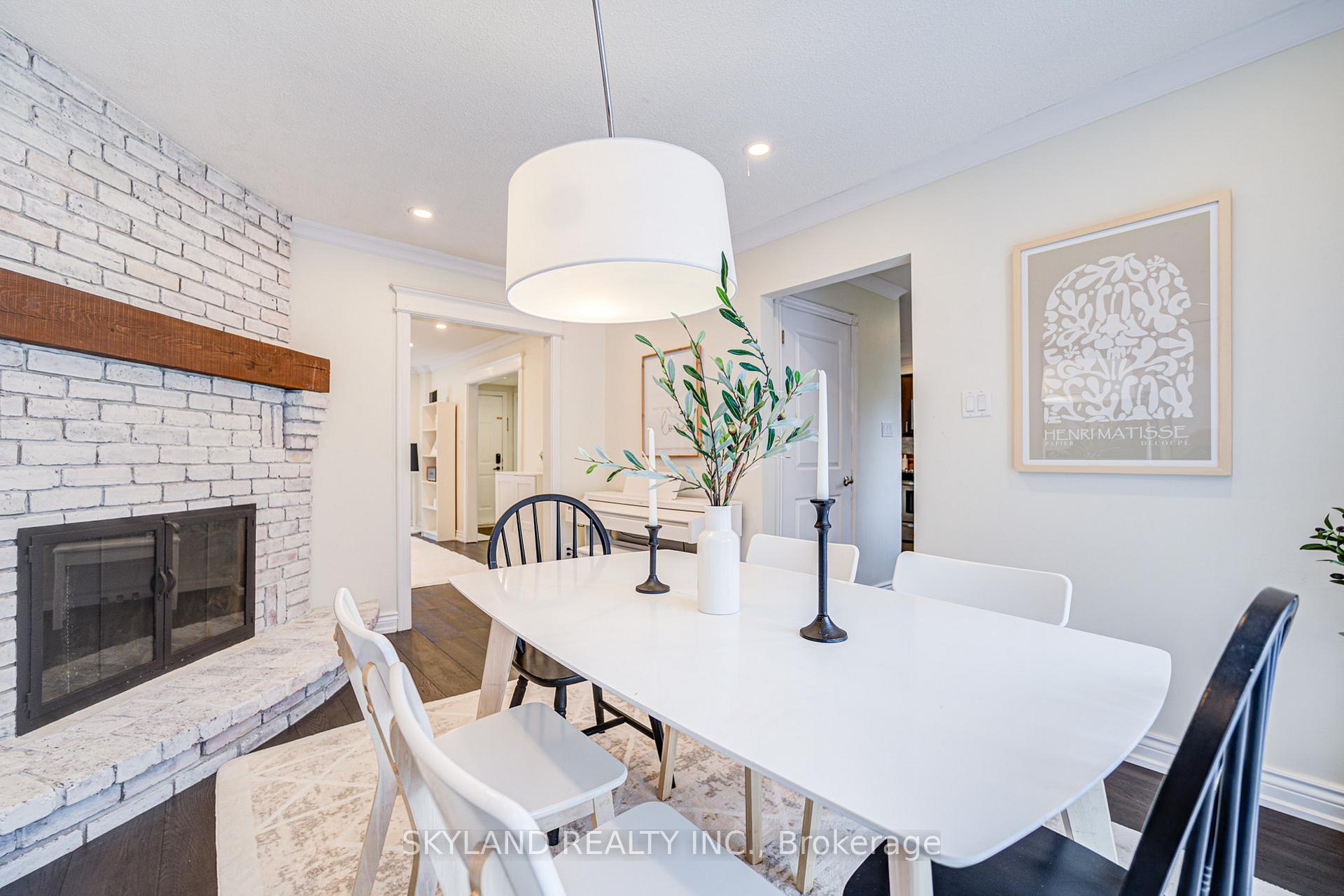 Photo 10 of 68 Batson Drive, Aurora, Aurora Village — HOMEH