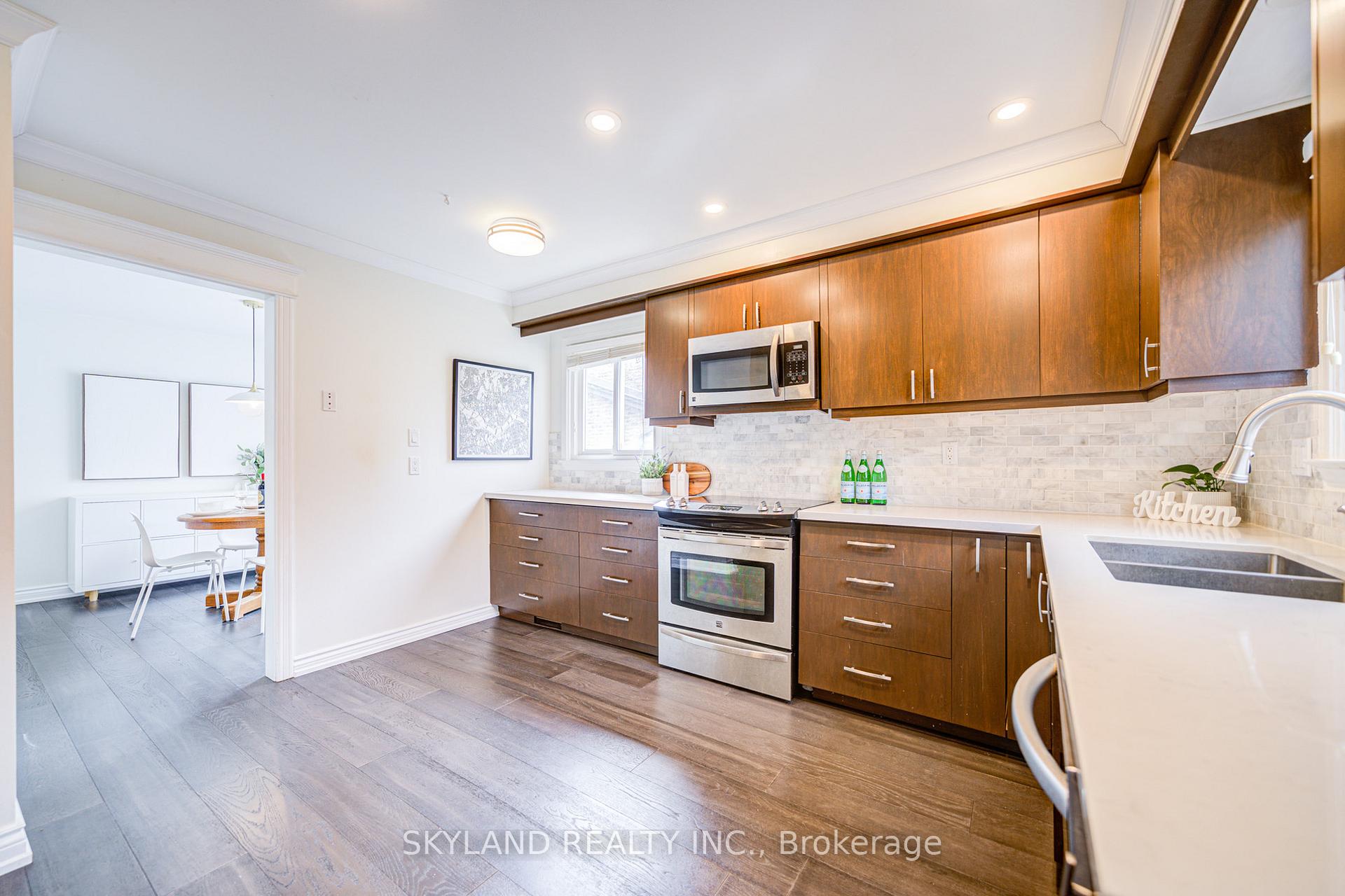 Photo 12 of 68 Batson Drive, Aurora, Aurora Village — HOMEH