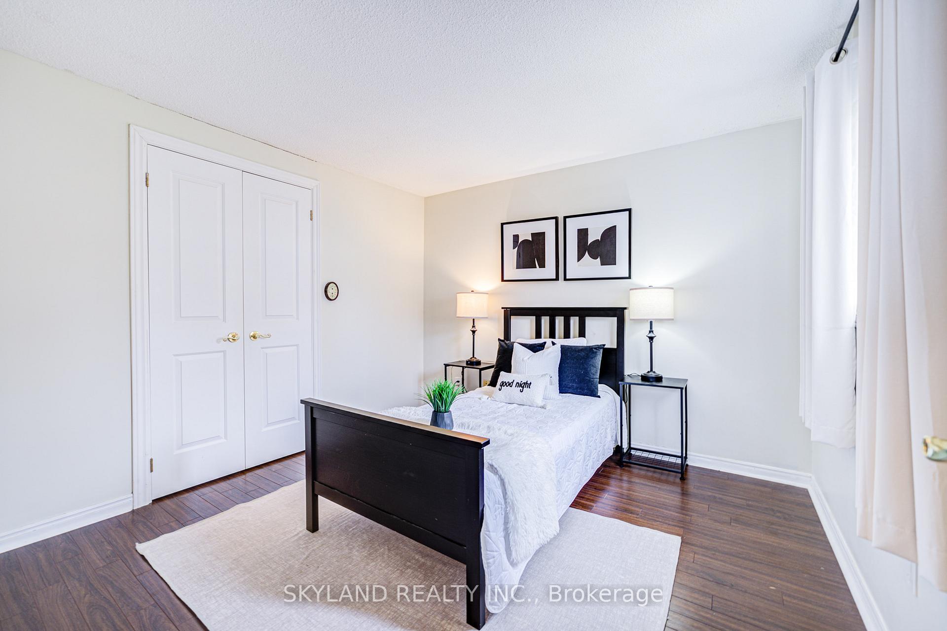 Photo 17 of 68 Batson Drive, Aurora, Aurora Village — HOMEH