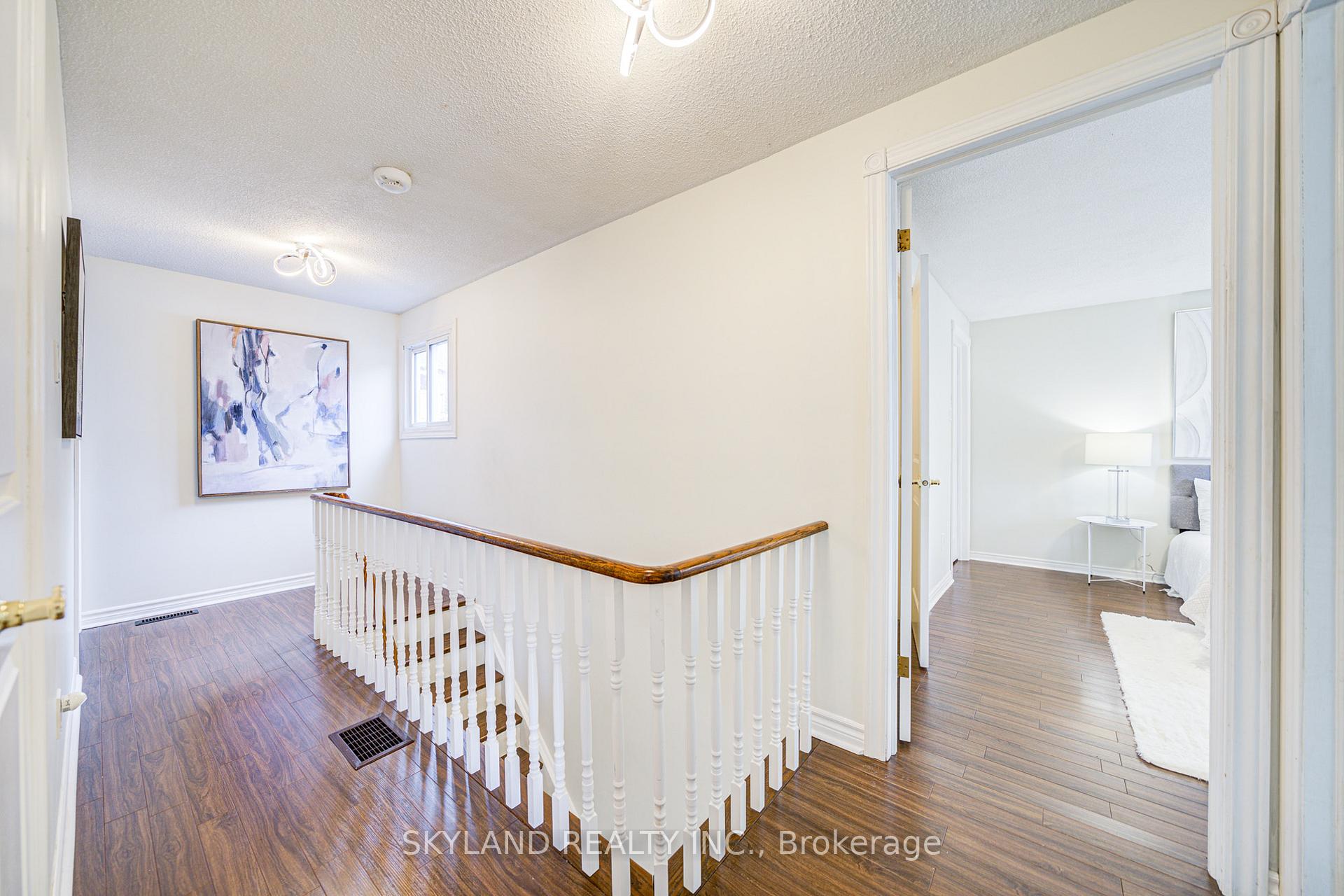Photo 19 of 68 Batson Drive, Aurora, Aurora Village — HOMEH