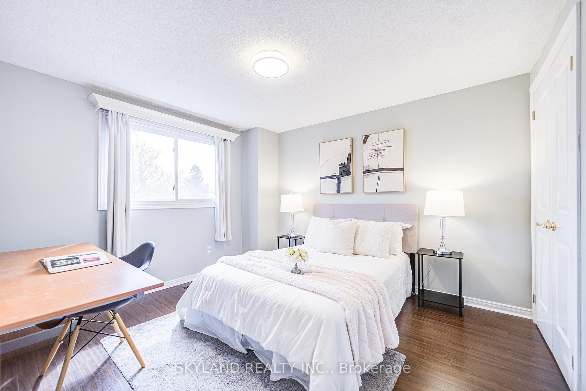 Photo 20 of 68 Batson Drive, Aurora, Aurora Village — HOMEH