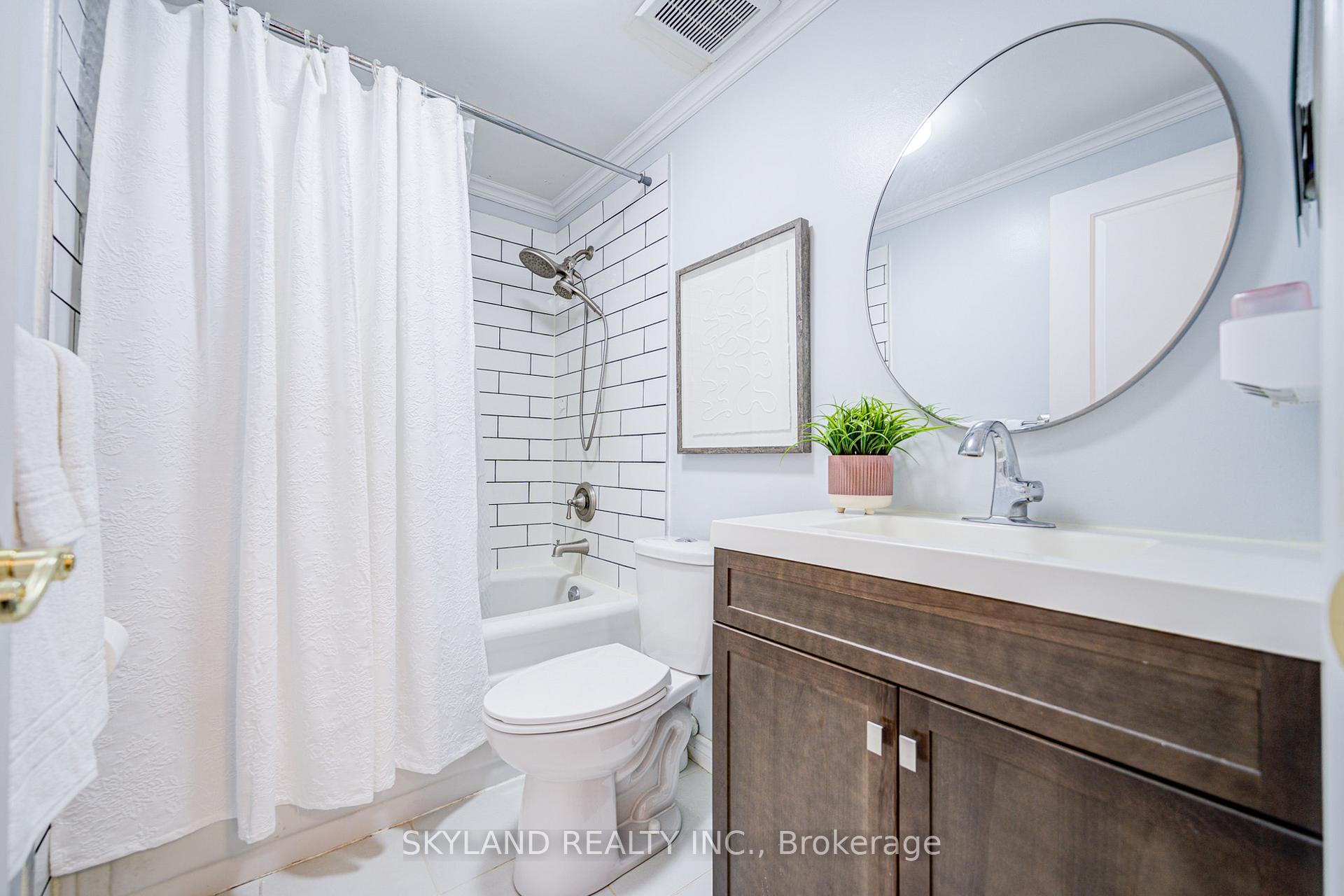 Photo 24 of 68 Batson Drive, Aurora, Aurora Village — HOMEH