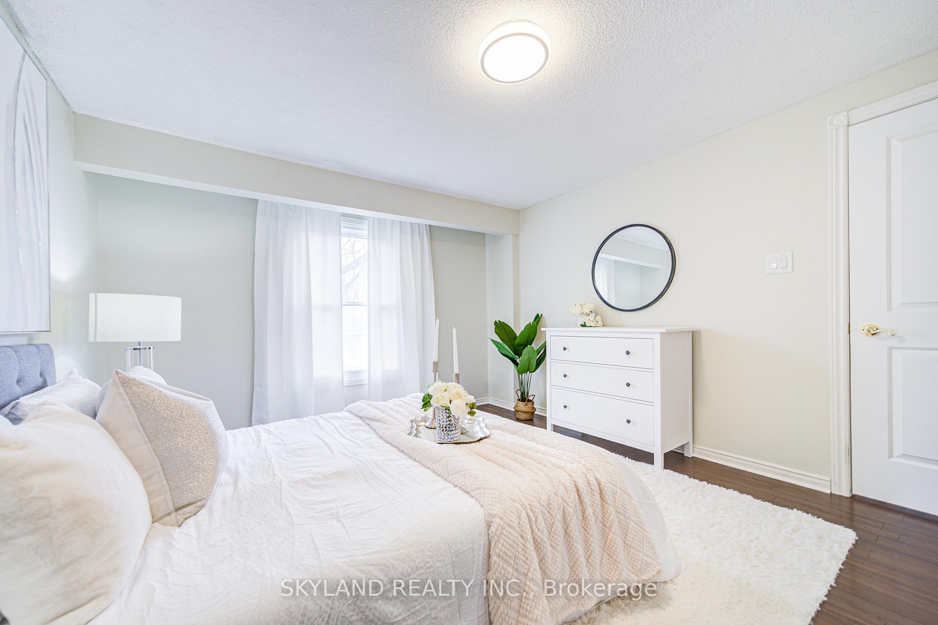 Photo 26 of 68 Batson Drive, Aurora, Aurora Village — HOMEH