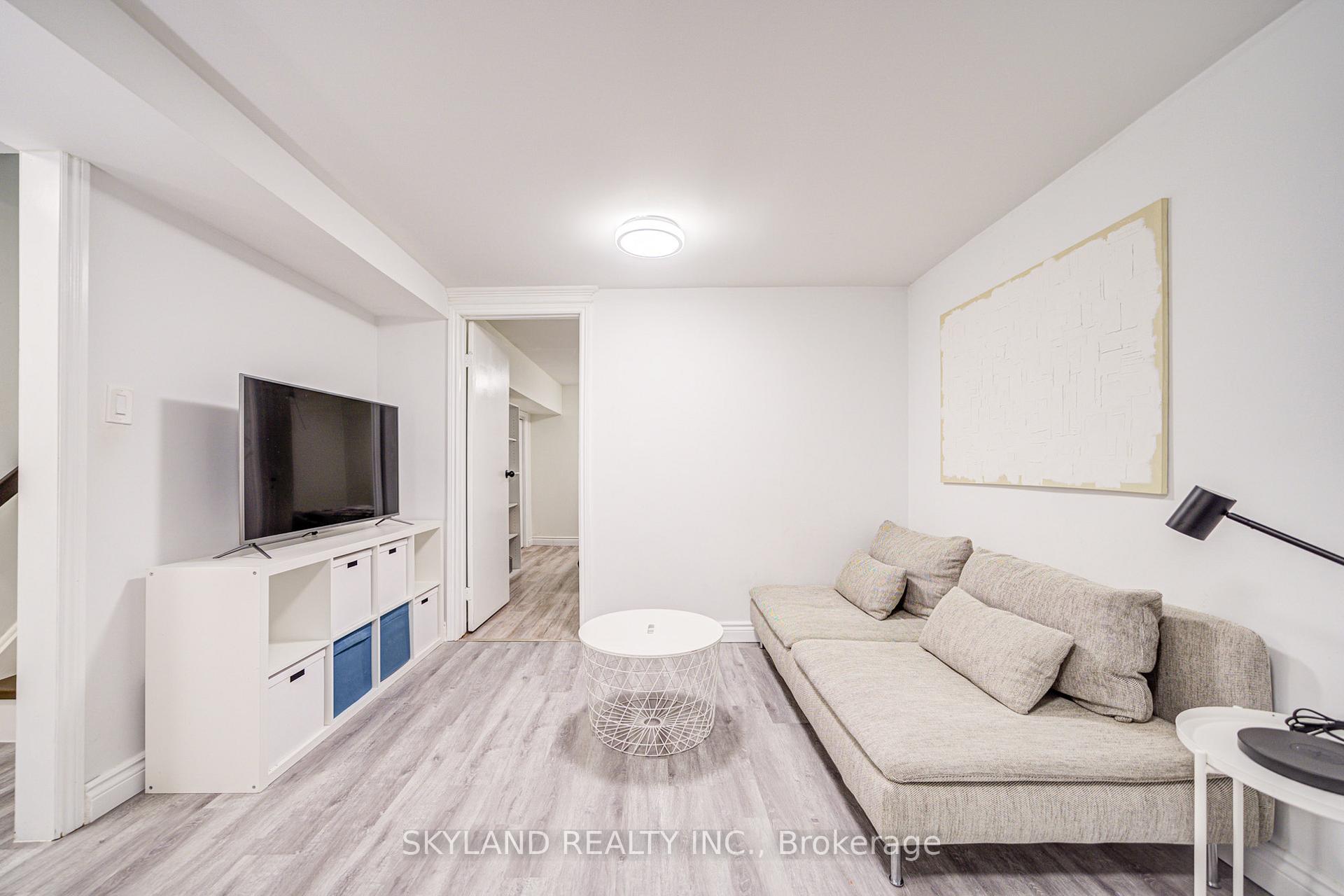 Photo 29 of 68 Batson Drive, Aurora, Aurora Village — HOMEH