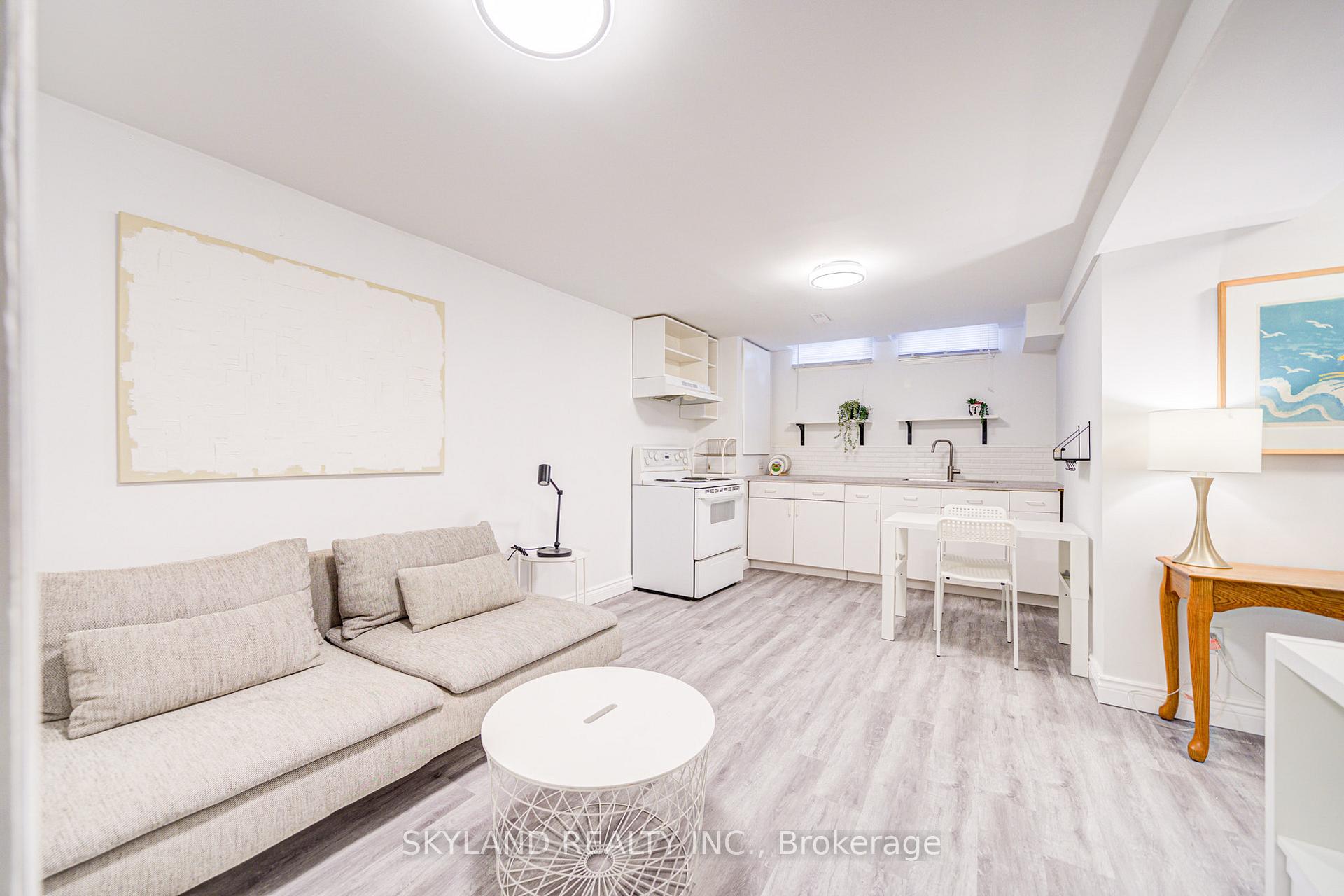 Photo 31 of 68 Batson Drive, Aurora, Aurora Village — HOMEH