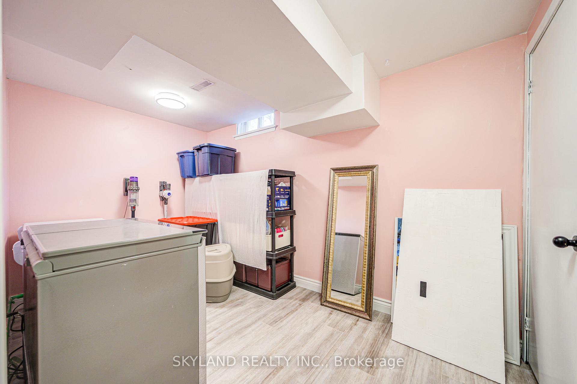 Photo 35 of 68 Batson Drive, Aurora, Aurora Village — HOMEH