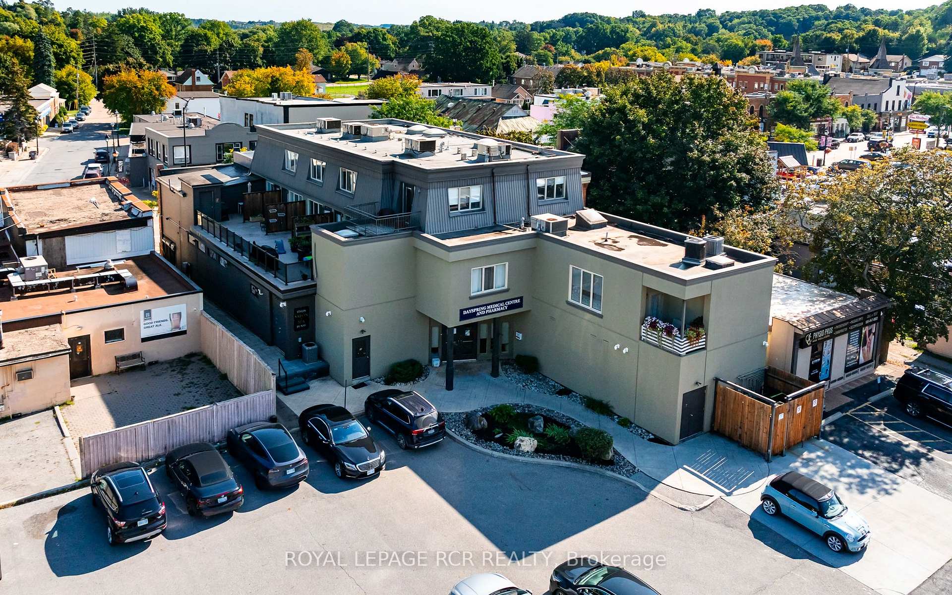 Photo 6 of Unit 4, 56 Queen Street N, Caledon, Bolton North — HOMEH