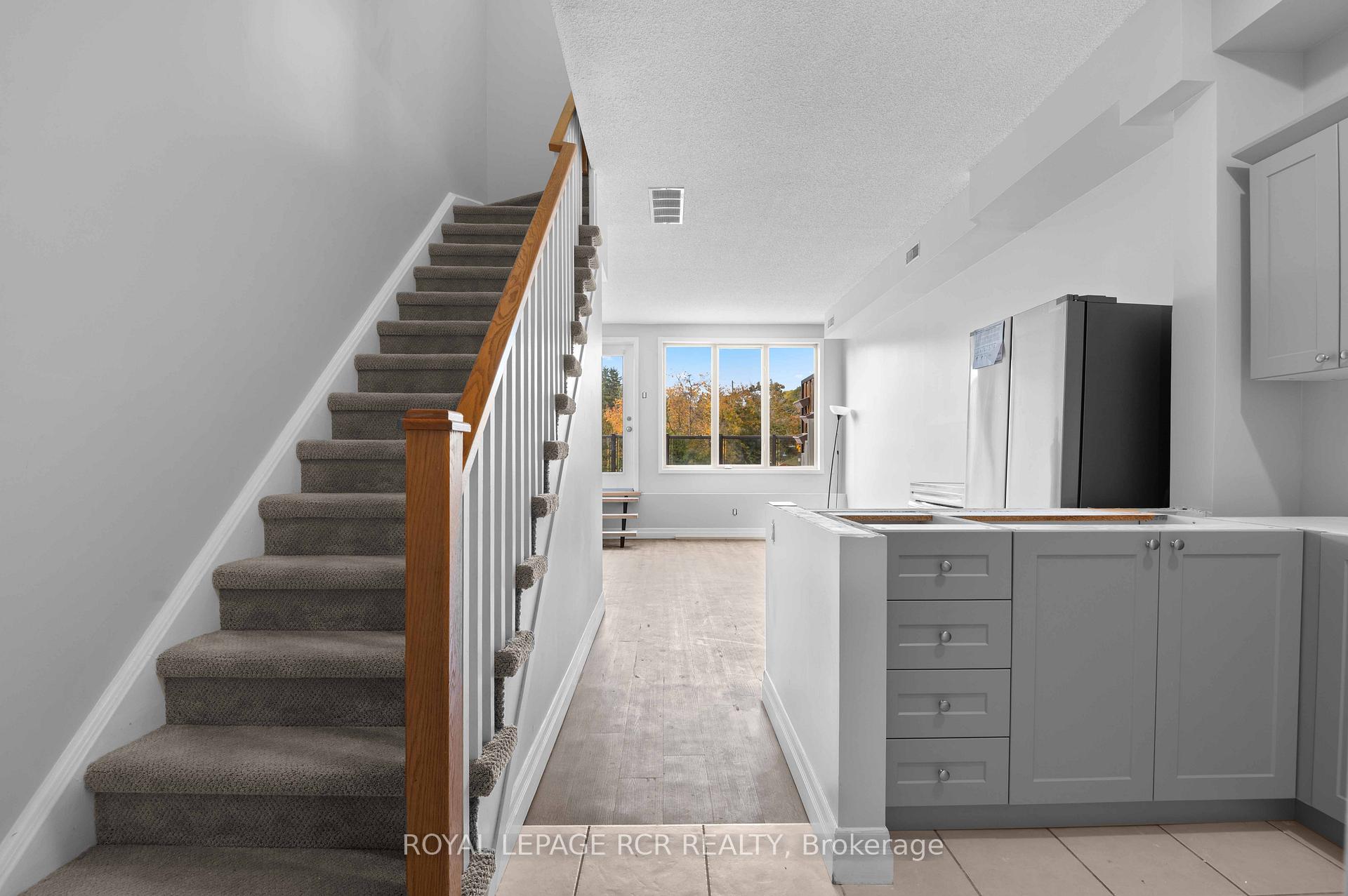 Photo 13 of Unit 4, 56 Queen Street N, Caledon, Bolton North — HOMEH