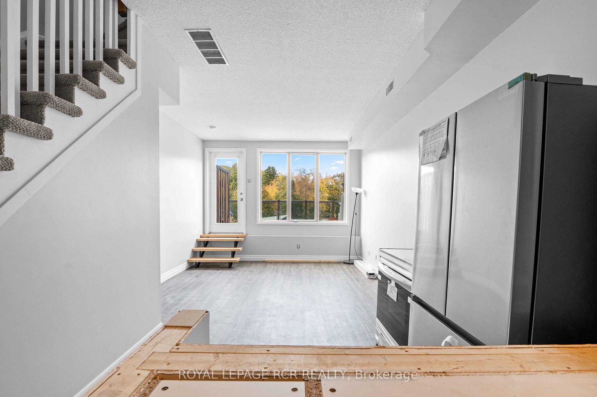 Photo 15 of Unit 4, 56 Queen Street N, Caledon, Bolton North — HOMEH
