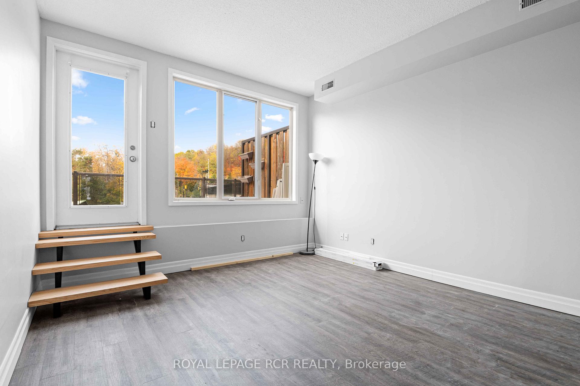 Photo 21 of Unit 4, 56 Queen Street N, Caledon, Bolton North — HOMEH