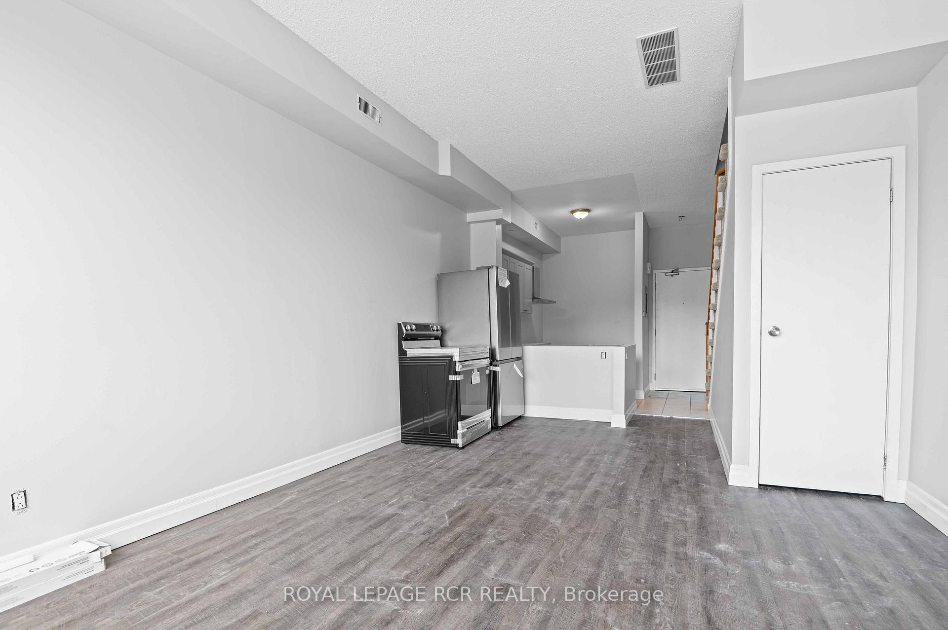 Photo 17 of Unit 4, 56 Queen Street N, Caledon, Bolton North — HOMEH