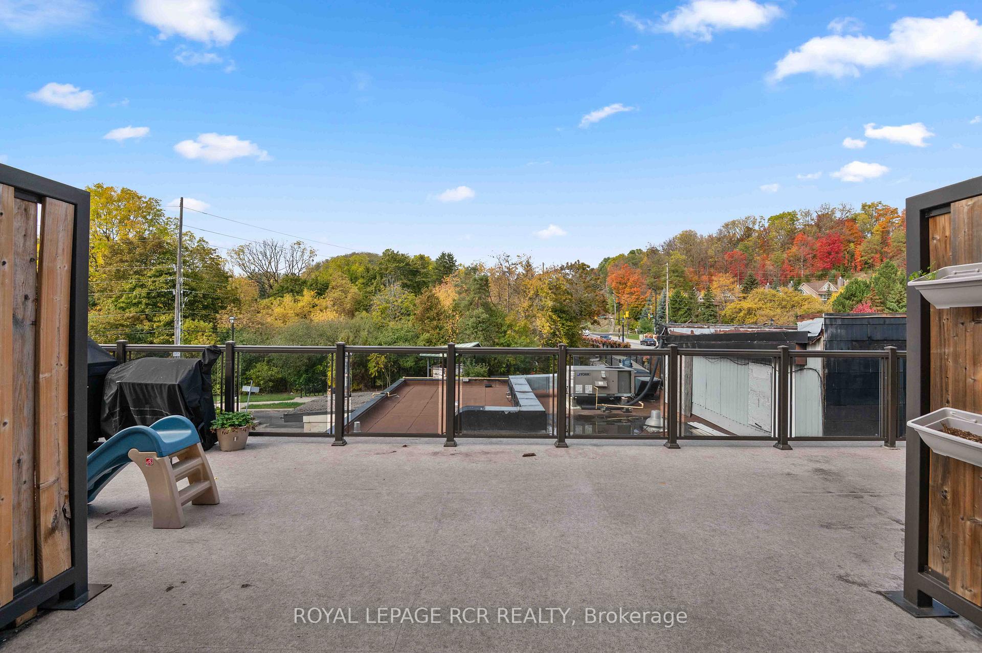 Photo 20 of Unit 4, 56 Queen Street N, Caledon, Bolton North — HOMEH