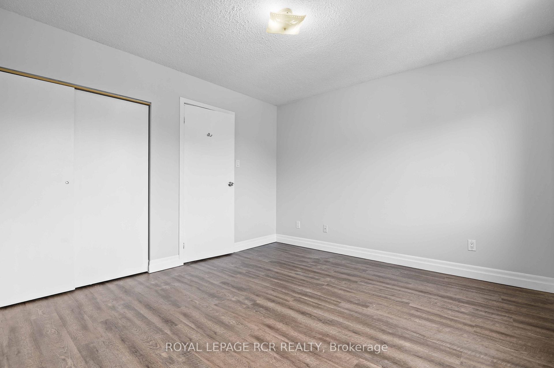 Photo 26 of Unit 4, 56 Queen Street N, Caledon, Bolton North — HOMEH