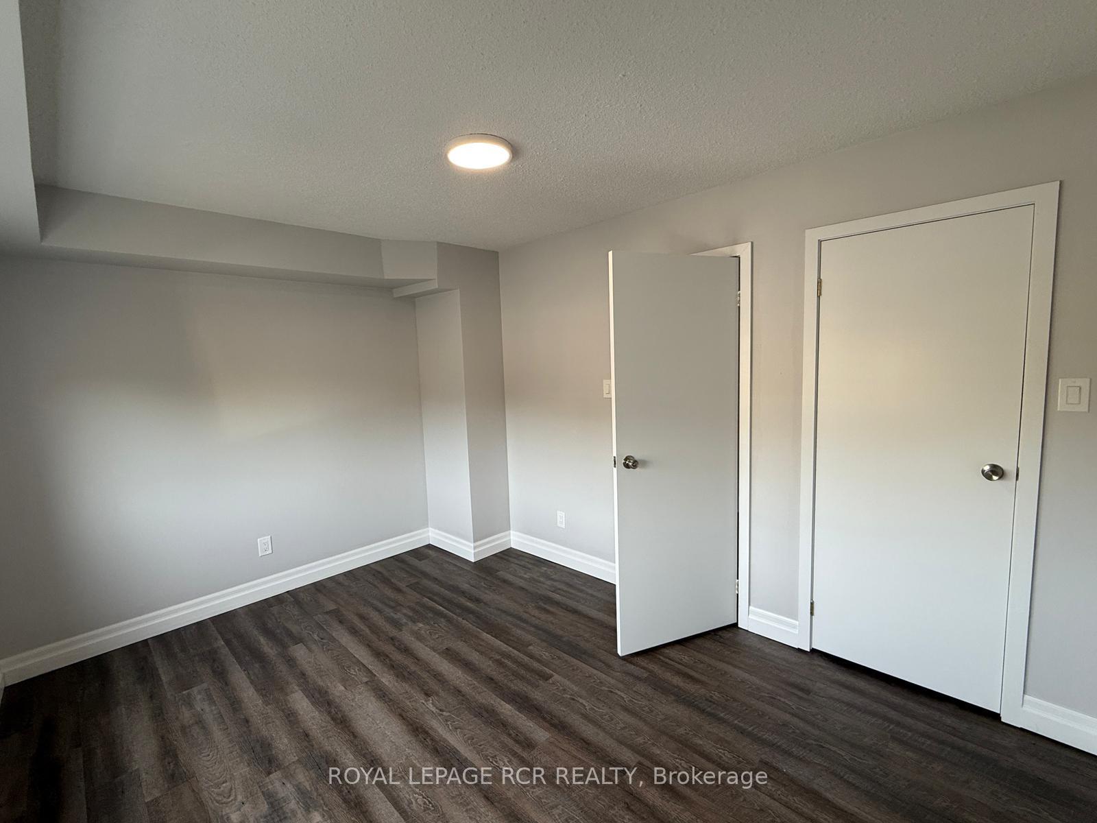 Photo 32 of Unit 4, 56 Queen Street N, Caledon, Bolton North — HOMEH