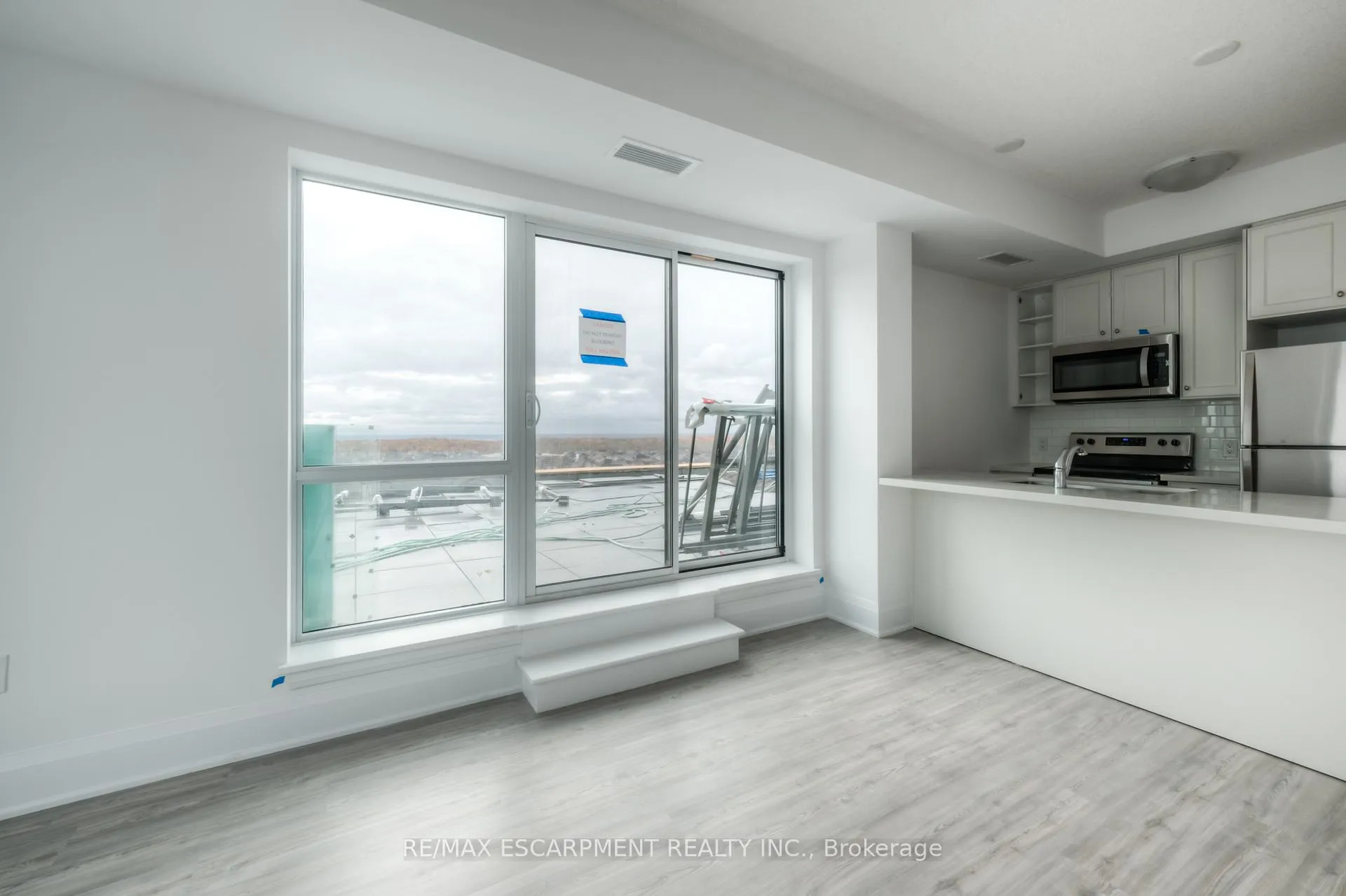 Photo 8 of Unit 909, 450 Dundas Street E, Hamilton, Waterdown — HOMEH