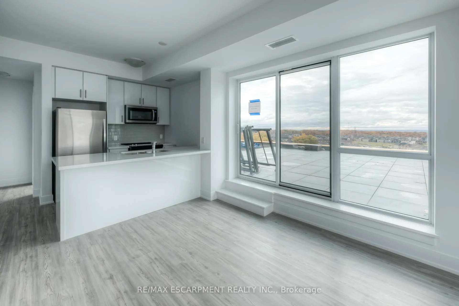 Photo 19 of Unit 909, 450 Dundas Street E, Hamilton, Waterdown — HOMEH