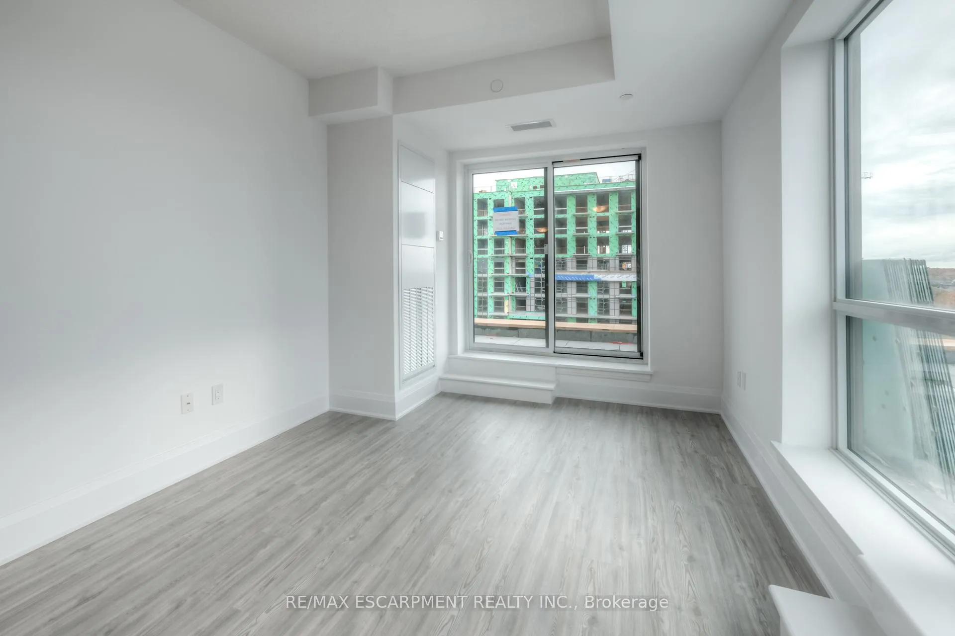 Photo 31 of Unit 909, 450 Dundas Street E, Hamilton, Waterdown — HOMEH