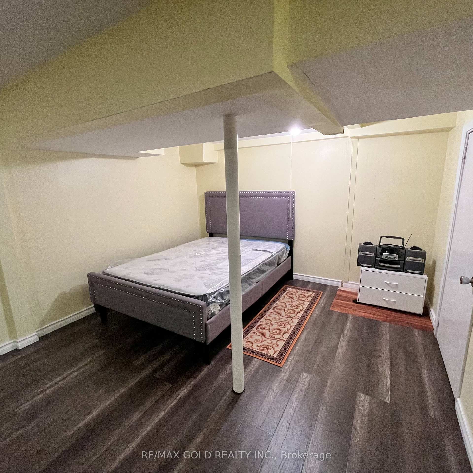 Photo 3 of Unit Basemnt, 68 Fleetwood Crescent, Brampton, Southgate — HOMEH