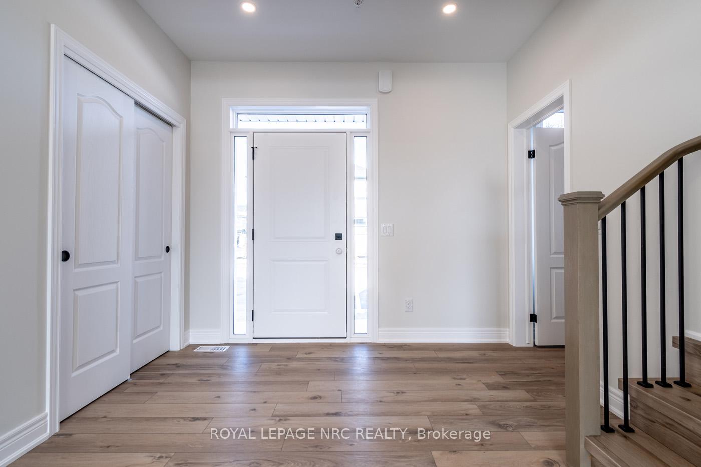 Photo 3 of Unit 22, 121A Moffatt Street, St. Catharines, Oakdale — HOMEH
