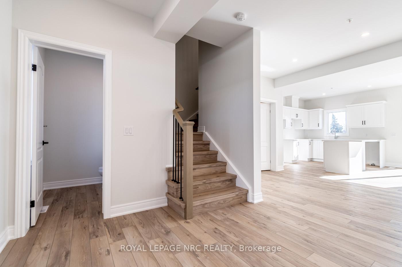 Photo 4 of Unit 22, 121A Moffatt Street, St. Catharines, Oakdale — HOMEH