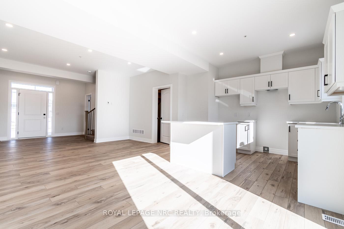 Photo 9 of Unit 22, 121A Moffatt Street, St. Catharines, Oakdale — HOMEH