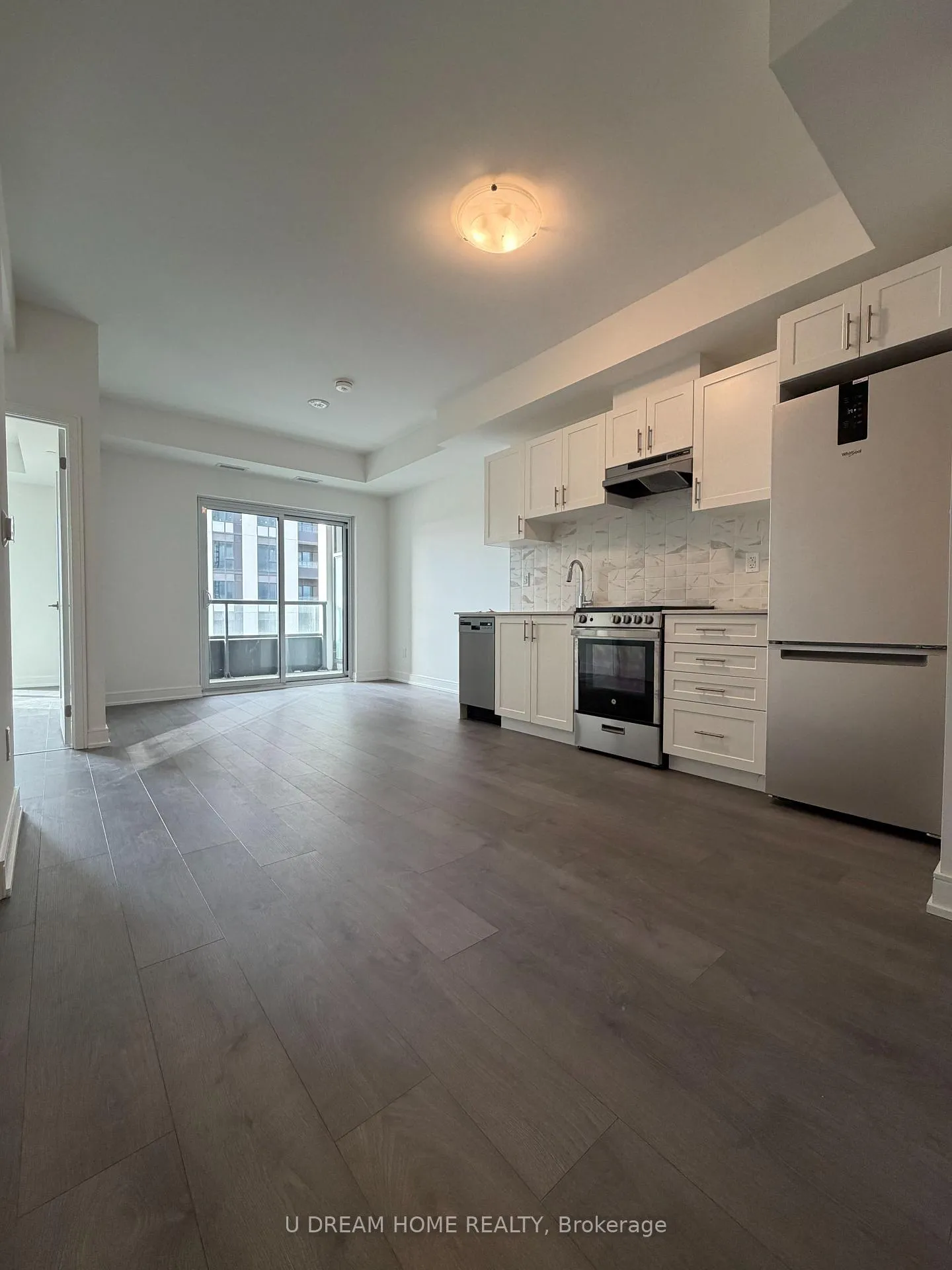 Front of Unit B809, 715 Davis Drive