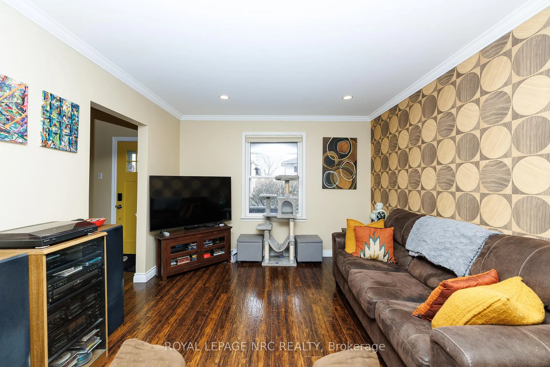 Photo 8 of 78 Russell Avenue, St. Catharines, Downtown — HOMEH