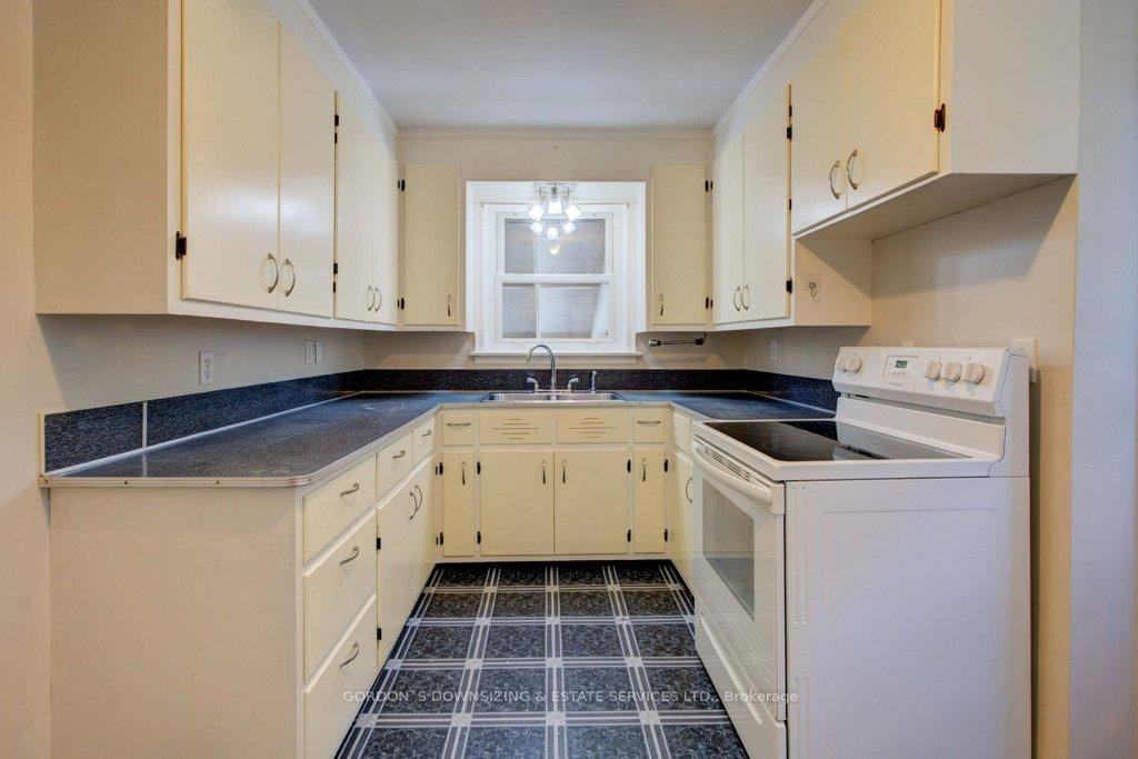Photo 4 of 11 Porter Avenue, Belleville, Belleville Ward — HOMEH