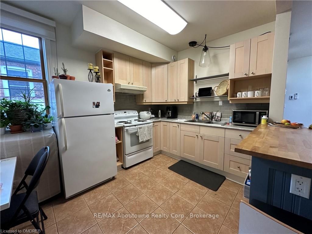 Photo 4 of Unit 2, 67 King Street W, Hamilton, Dundas — HOMEH