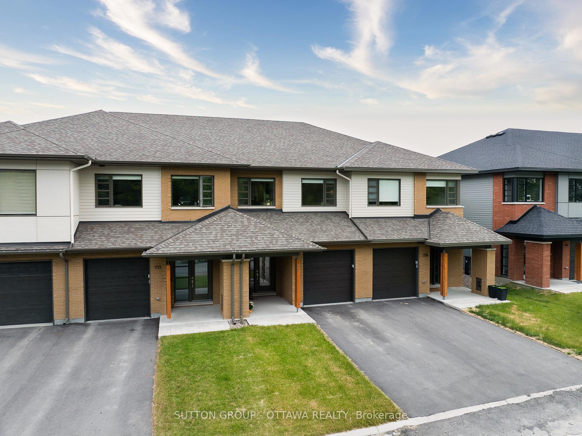Front of 737 Acai Way