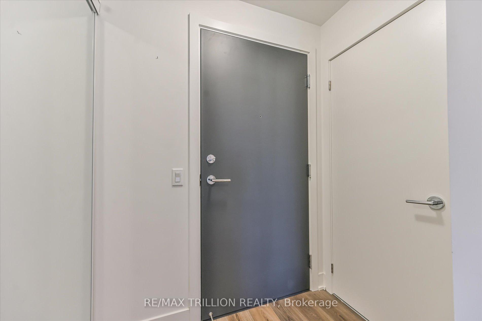 Photo 7 of Unit 801, 250 Lawrence Avenue W, Toronto, Lawrence Park North — HOMEH